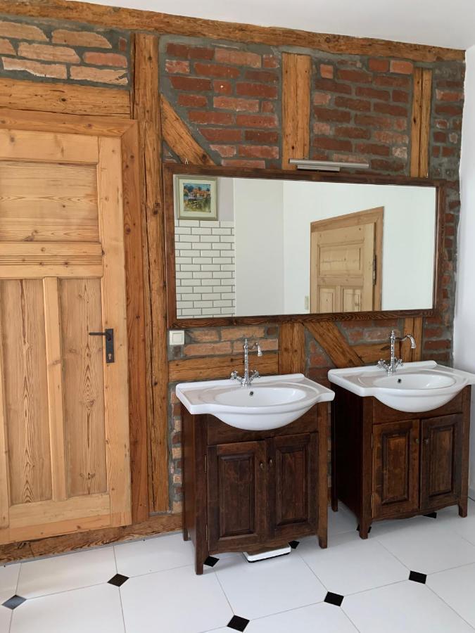 르보베크 슬라스키 Stara Szkola Debowy Gaj The Old School Debowy Gaj B&B 외부 사진