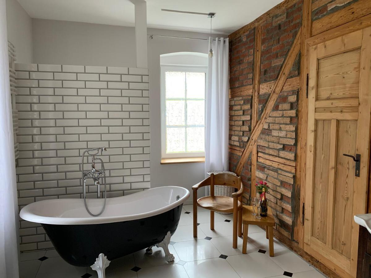 르보베크 슬라스키 Stara Szkola Debowy Gaj The Old School Debowy Gaj B&B 외부 사진
