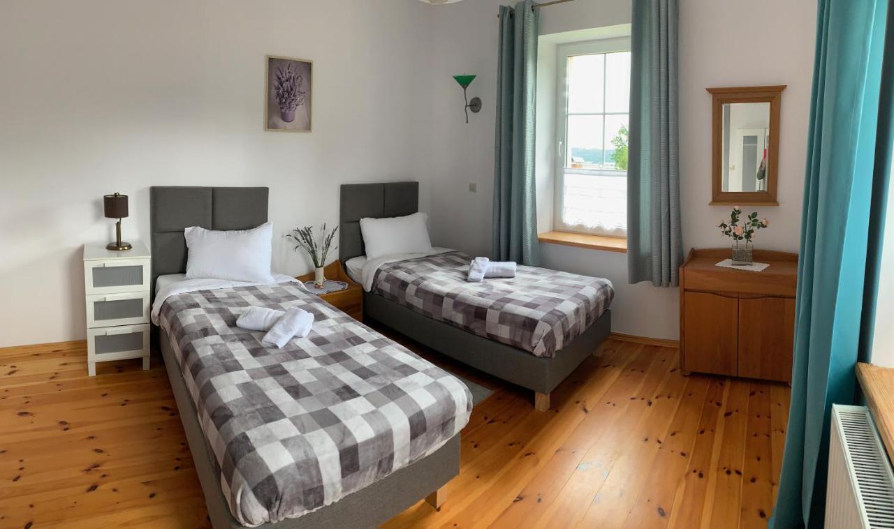 르보베크 슬라스키 Stara Szkola Debowy Gaj The Old School Debowy Gaj B&B 외부 사진